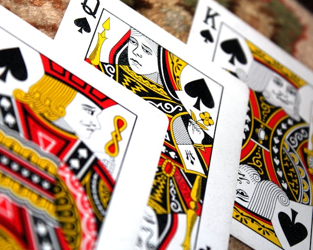 Online free card game: Play favorite game anytime